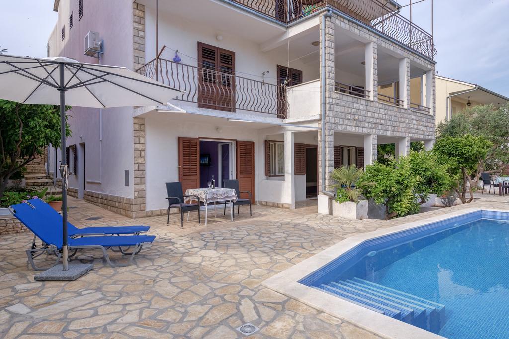 Apartments Priko Stari Grad  Zimmer foto